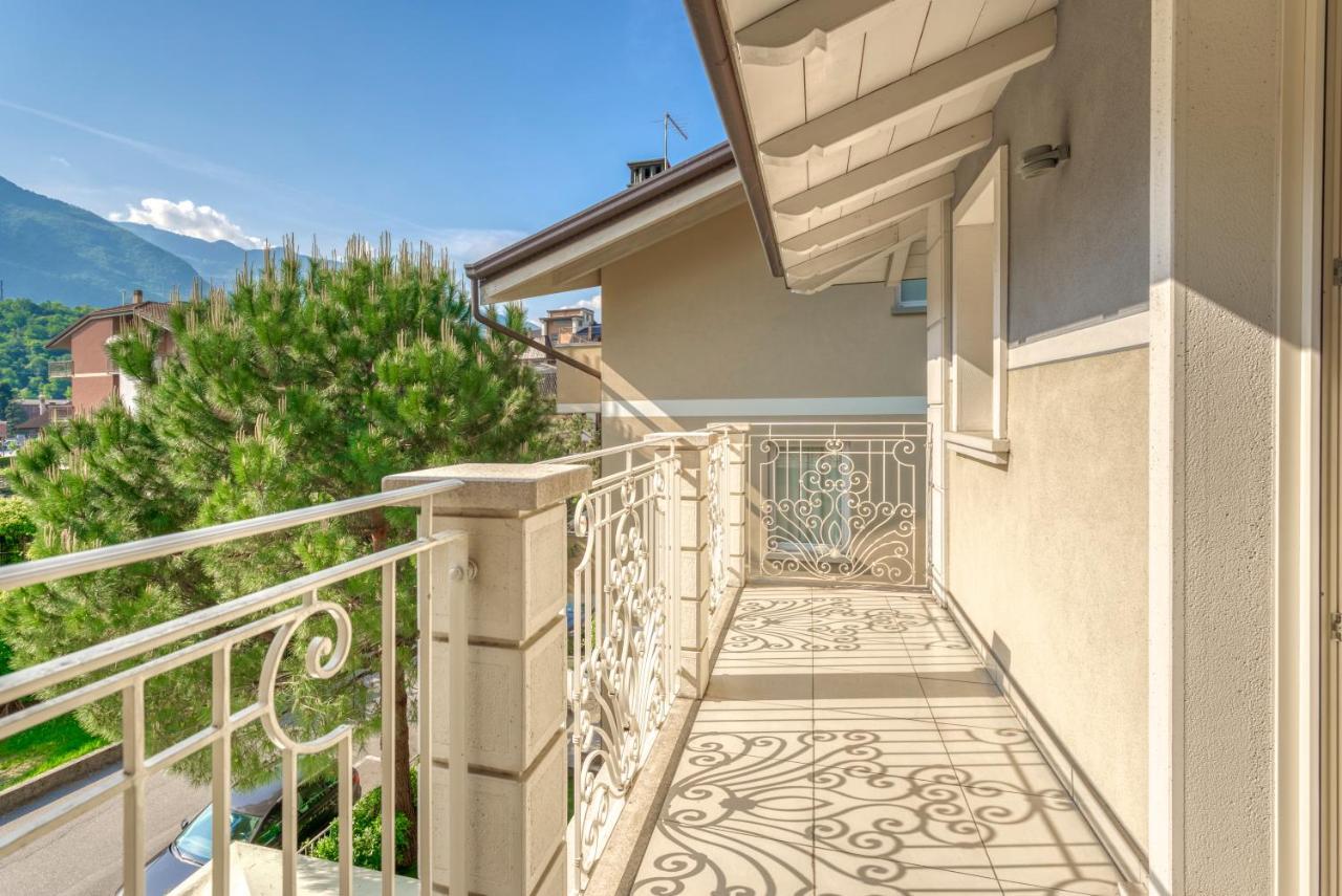 Villa Liberty Darfo Boario Terme Bagian luar foto