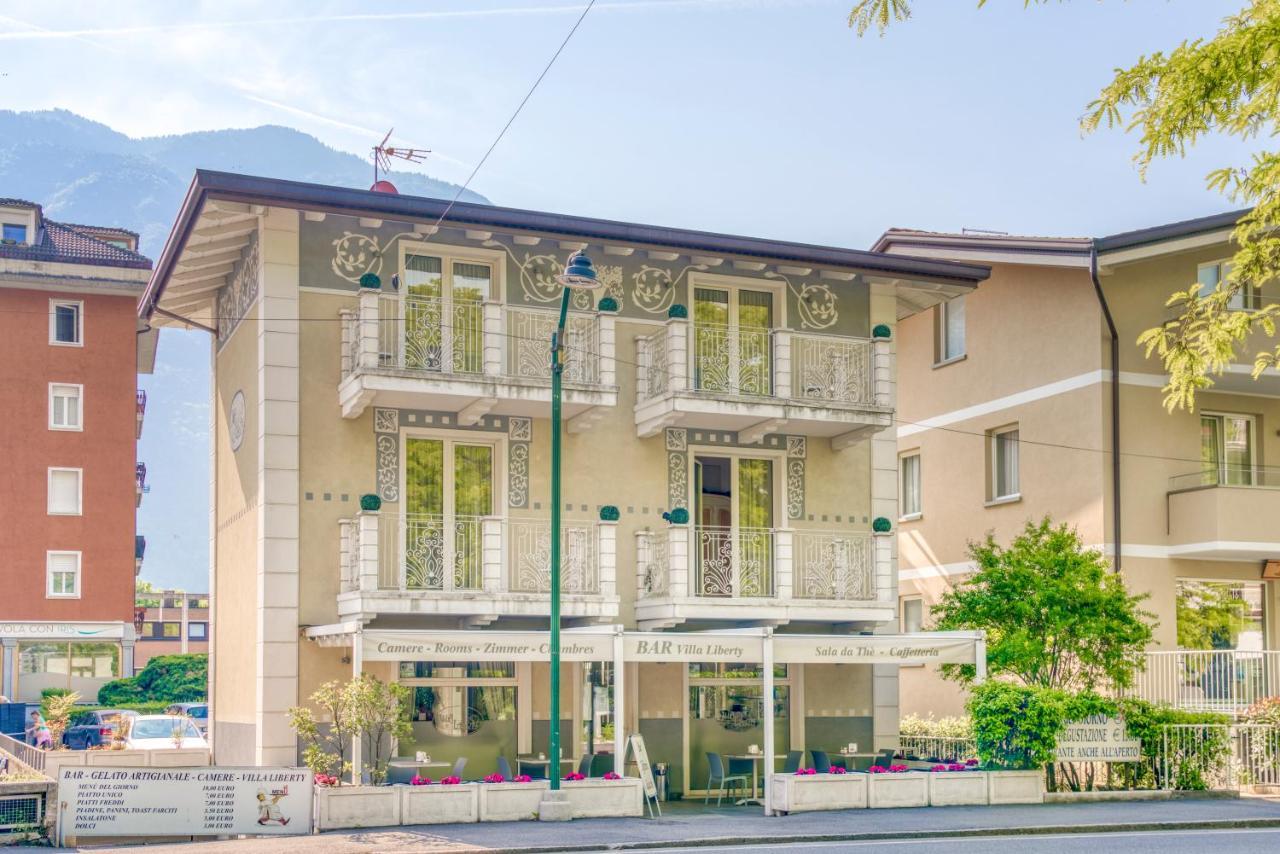 Villa Liberty Darfo Boario Terme Bagian luar foto
